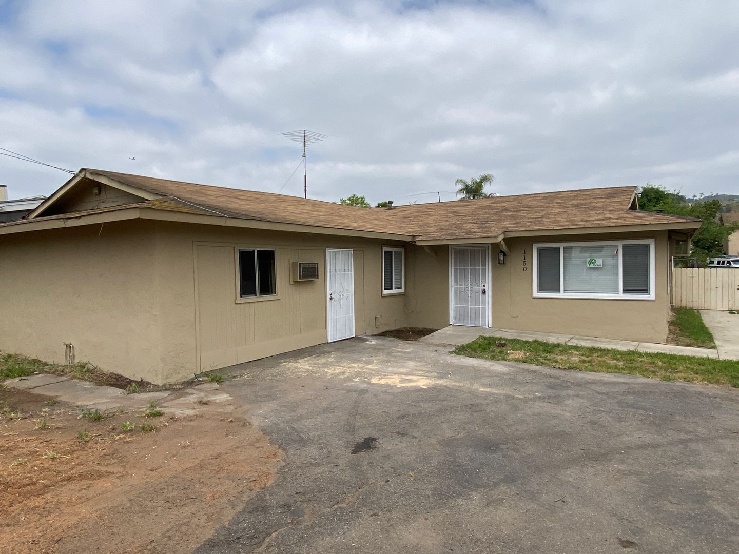 El Cajon House: 1150 Sumner Ave