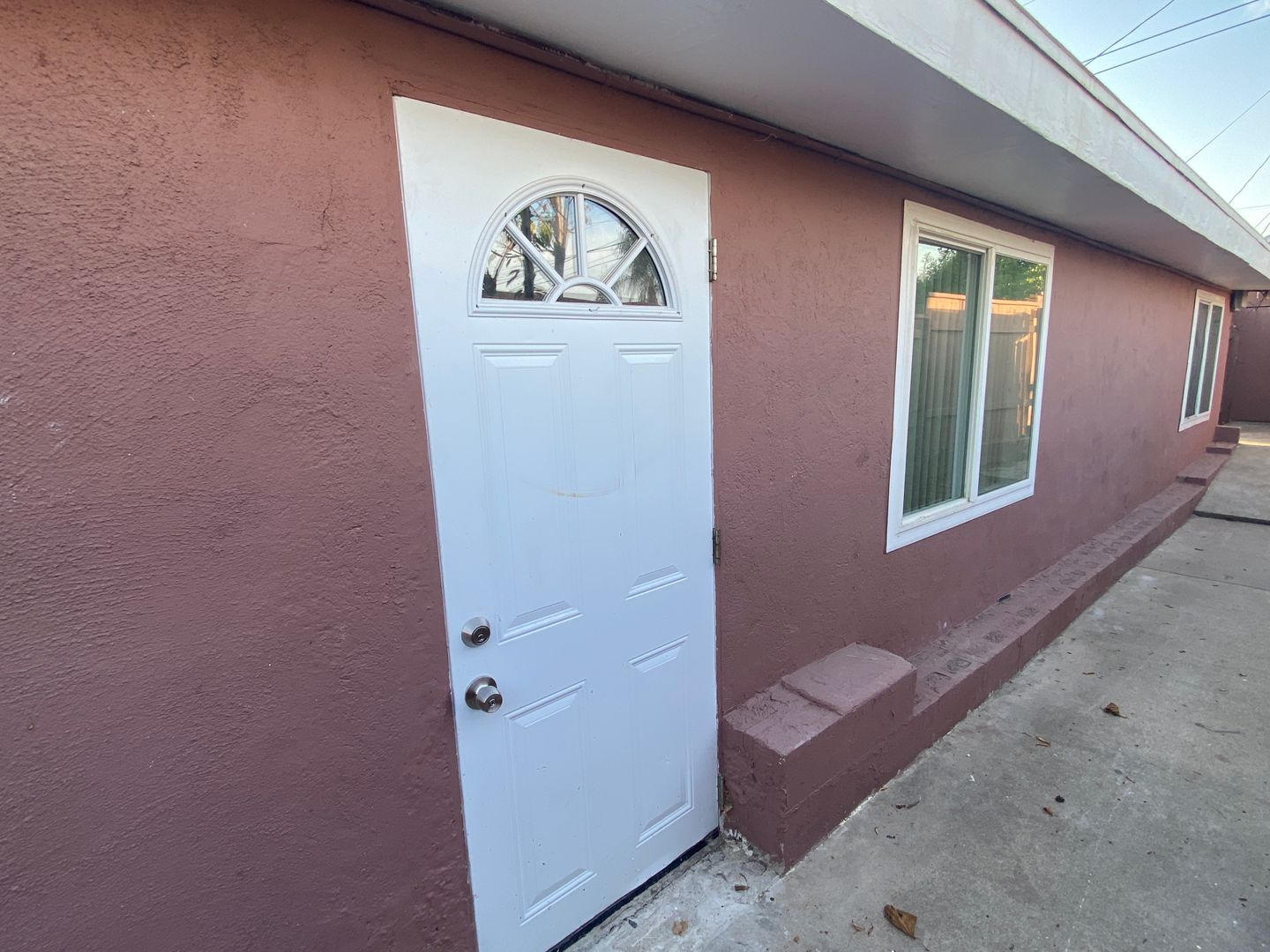 El Cajon Multiplex: 1382-1386 Ivory Ct