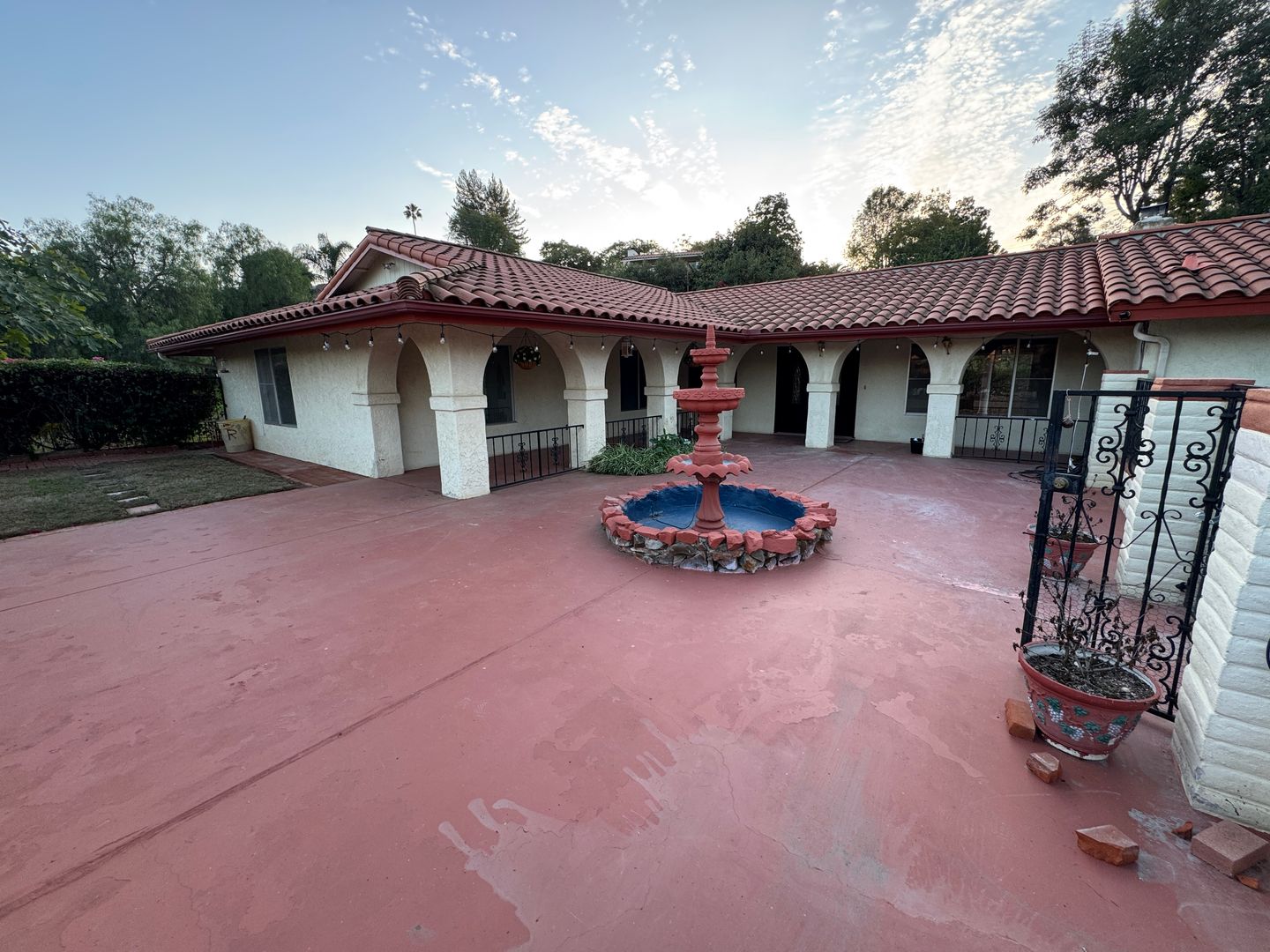 El Cajon House: 1904 Grove Rd