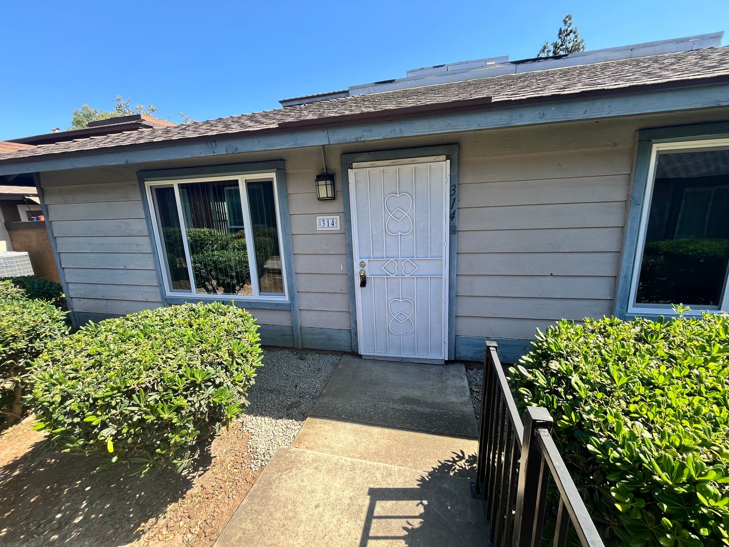 El Cajon Townhome: 314 Sun Court