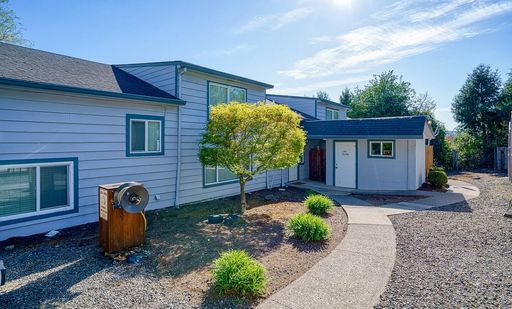 Spacious 1-bedroom, 1-bathroom apartment, storage shed included, located in the city of Gresham, OR. – photo 1