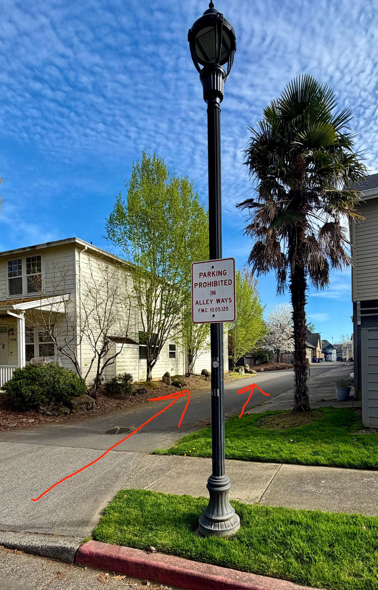 Fairview Apartment: 21958-C NE Chinook Way