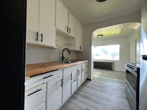 Listing photo thumbnail