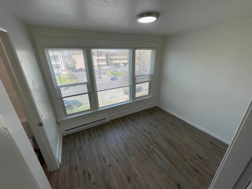 Listing photo thumbnail