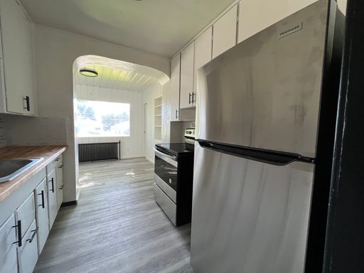 Listing photo thumbnail
