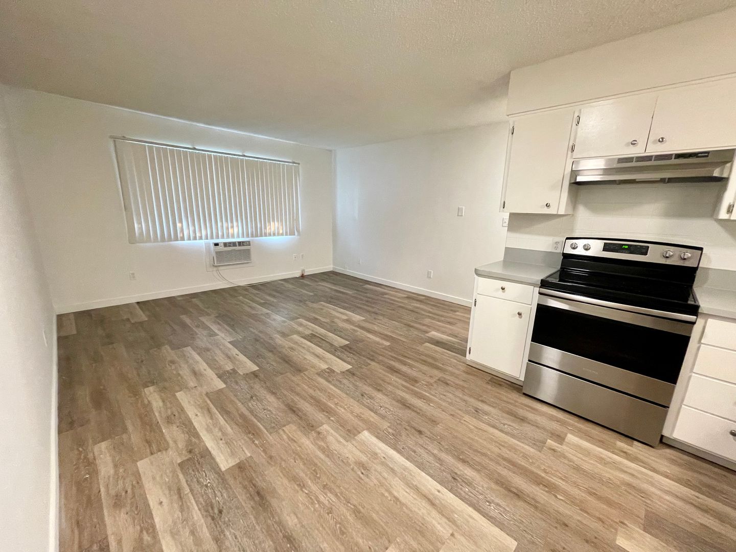 Pine Villa Apartments 4 of 12