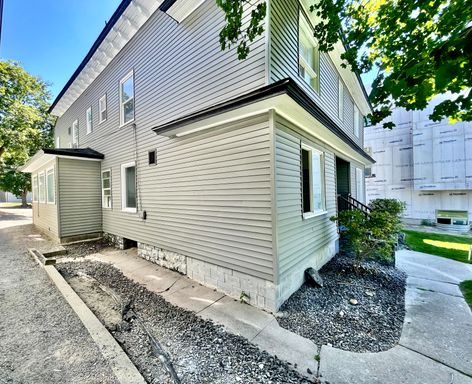 Listing photo thumbnail