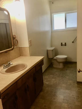 Listing photo thumbnail
