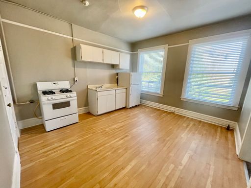 Listing photo thumbnail