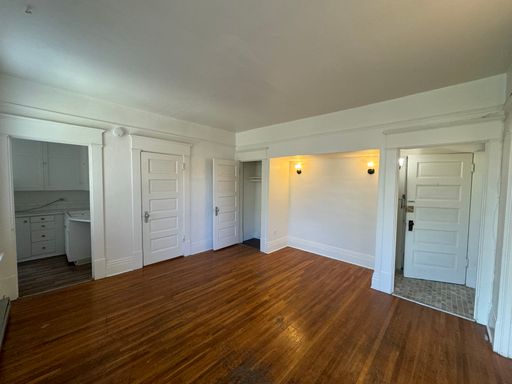 Listing photo thumbnail