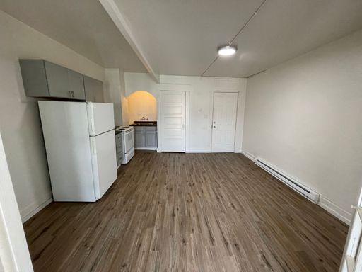 Listing photo thumbnail