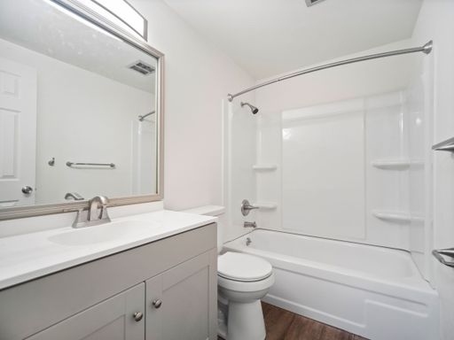 Listing photo thumbnail