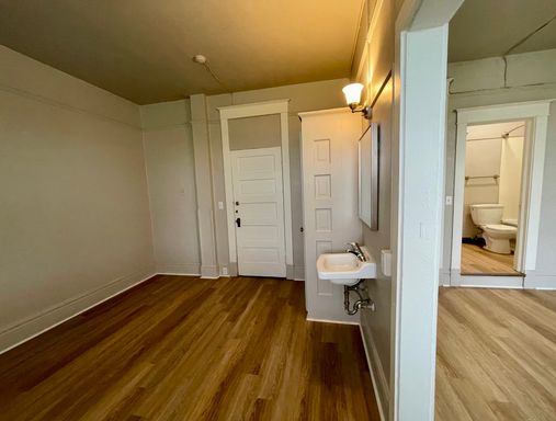Listing photo thumbnail