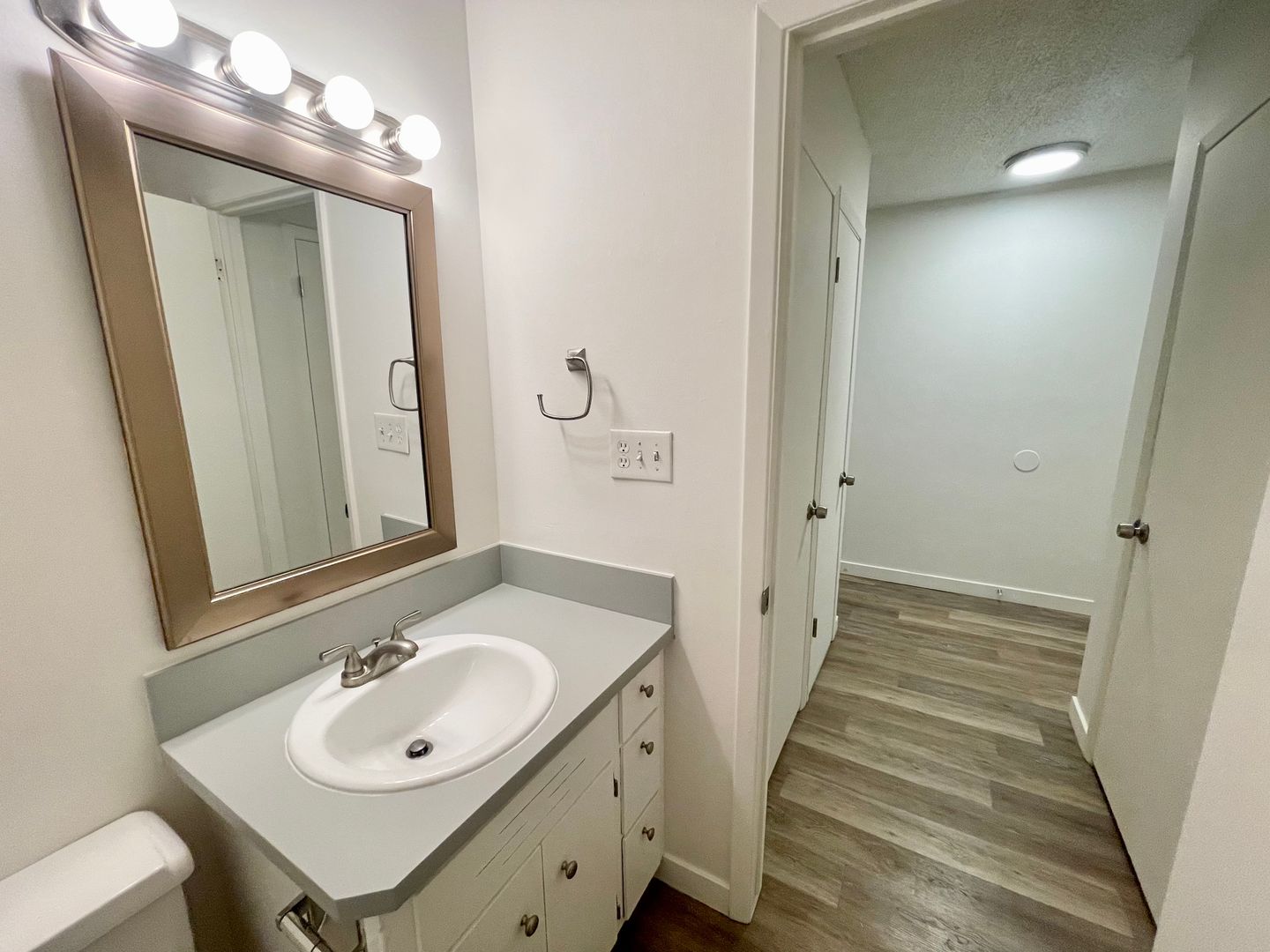 Pine Villa Apartments 12 of 12