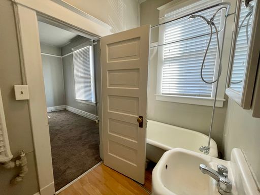 Listing photo thumbnail