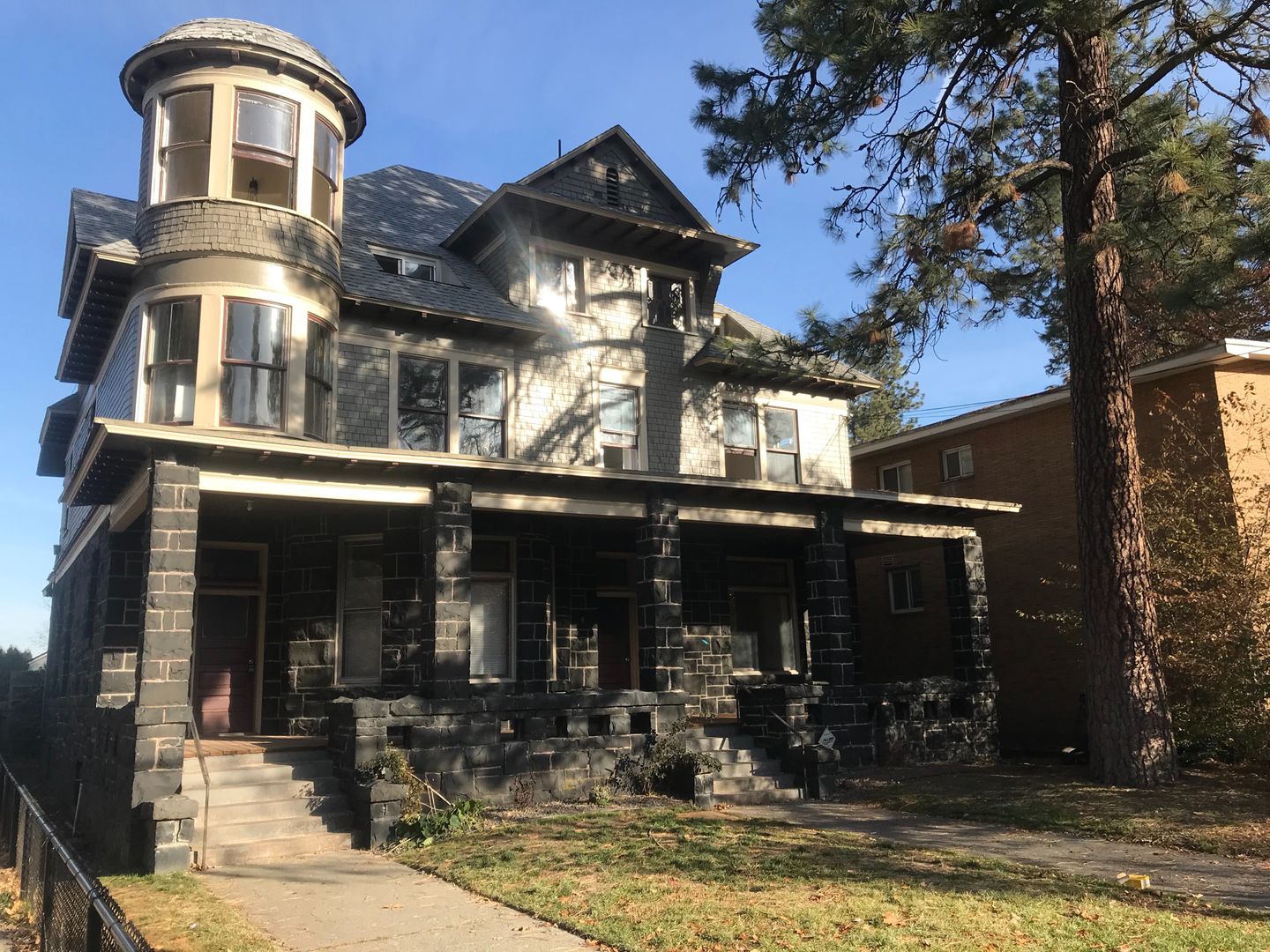 Spokane Apartment: 2208-2210 W Pacific Ave