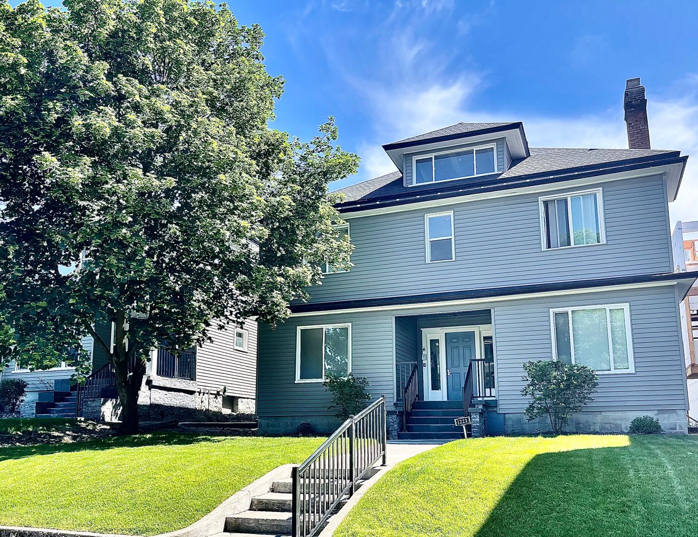 Spokane Apartment: 1217 & 1223 W 6th Ave