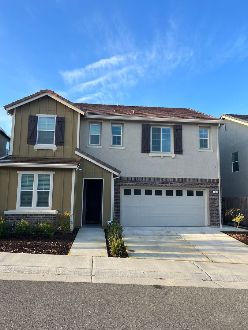 Rocklin House: 1512 Peony Lane