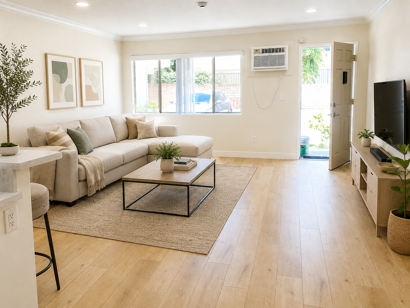 Van Nuys Apartment: 13049 Oxnard St.