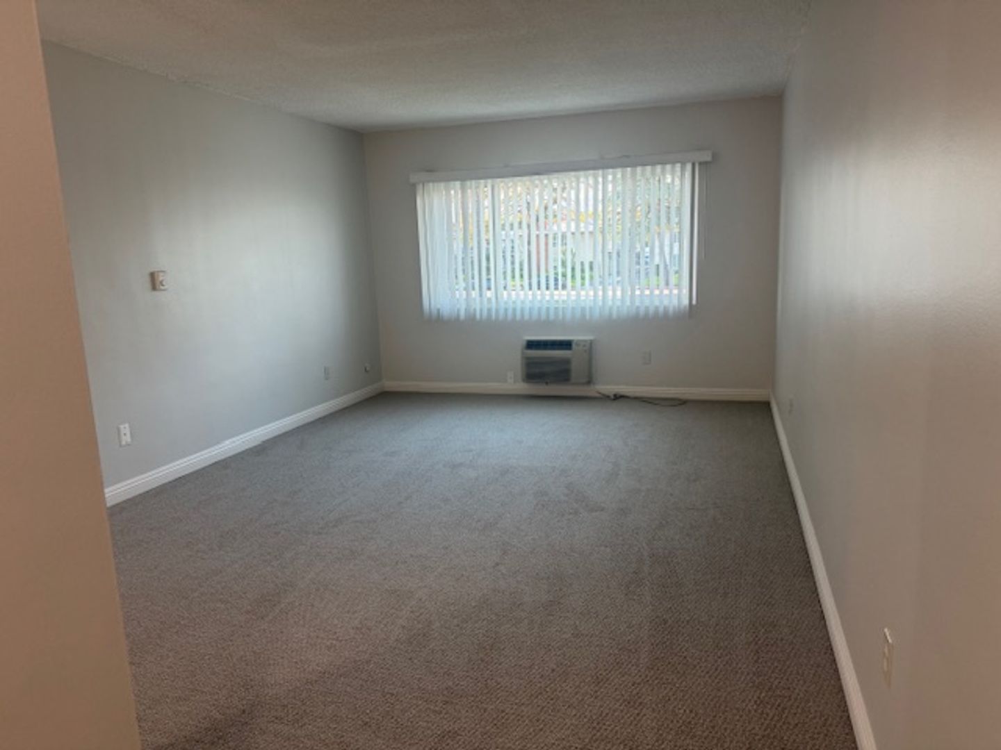 Arcadia Apartment: 938 W. Huntington Dr.