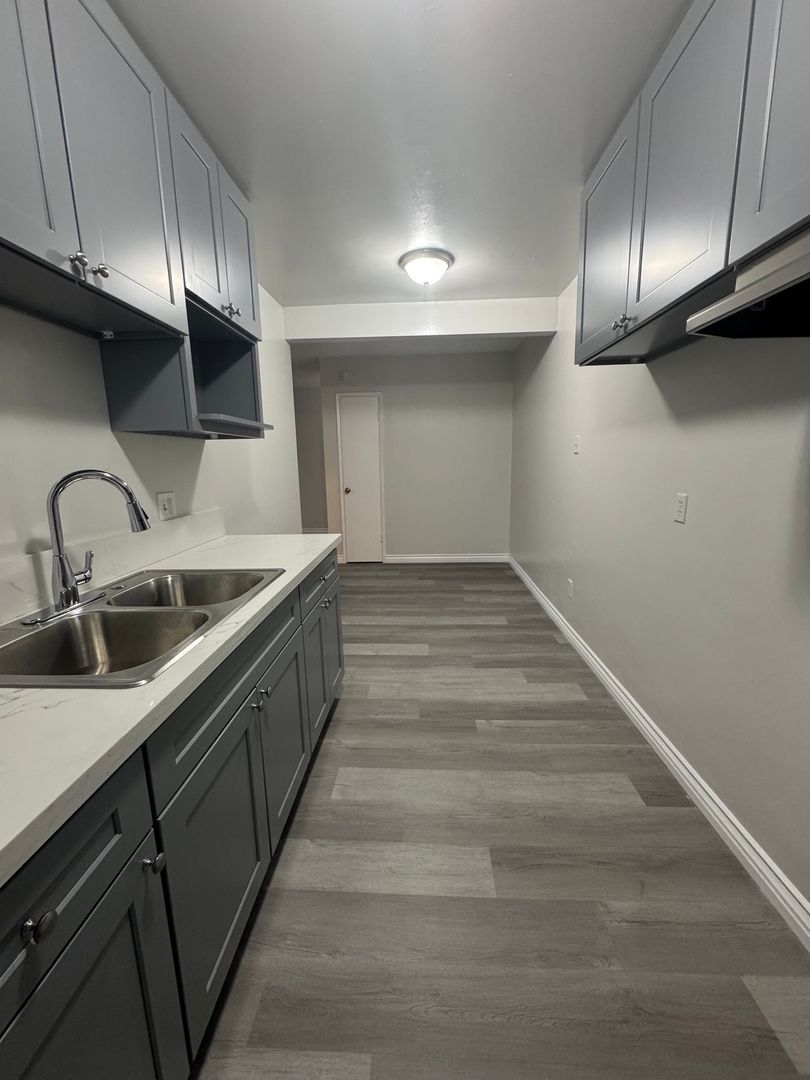 Arcadia Apartment: 938 W. Huntington Dr.