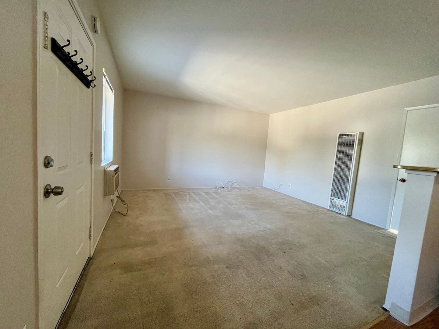 Monrovia Apartment: 236 E Olive Ave