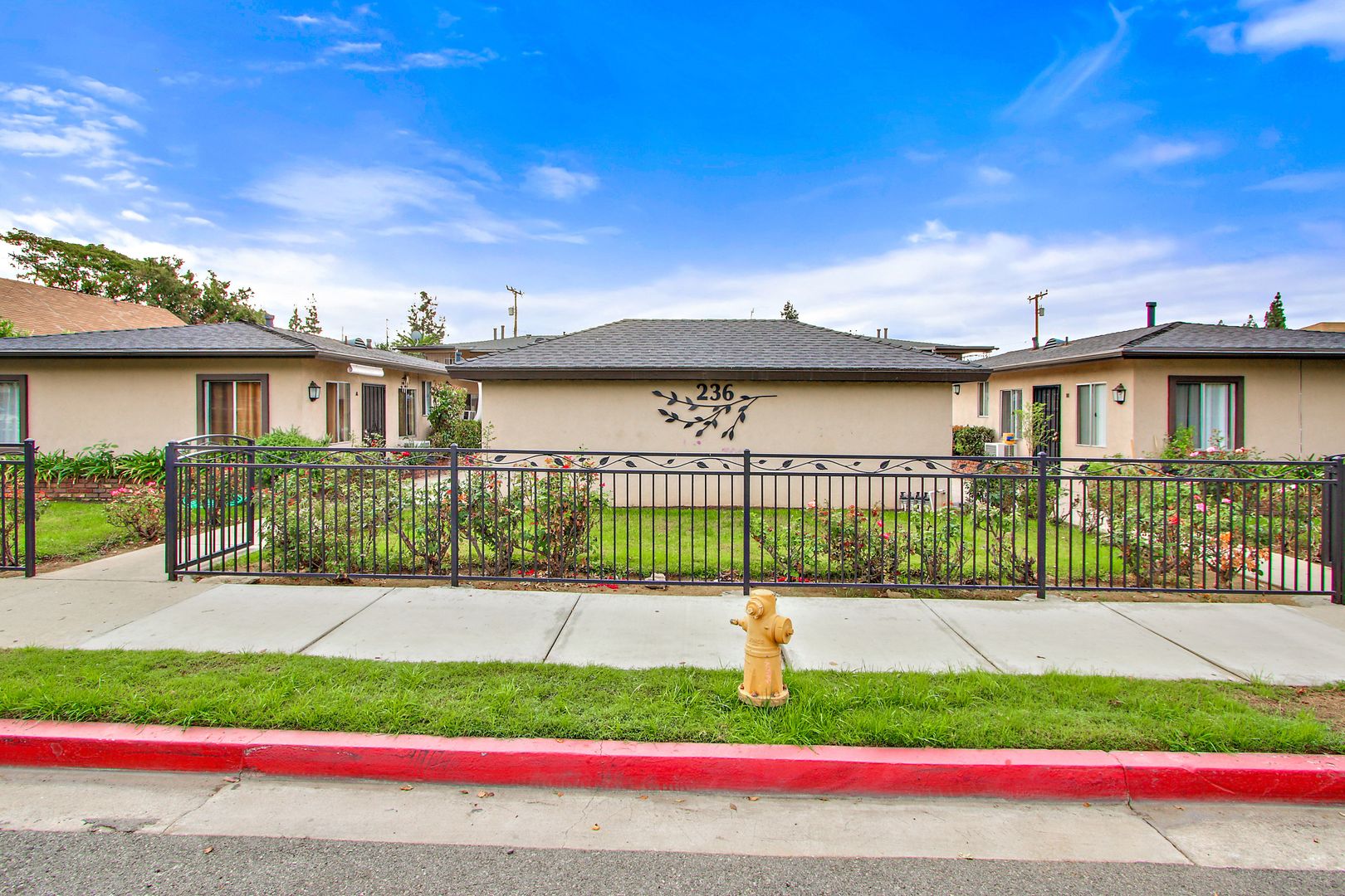 Monrovia Apartment: 236 E Olive Ave