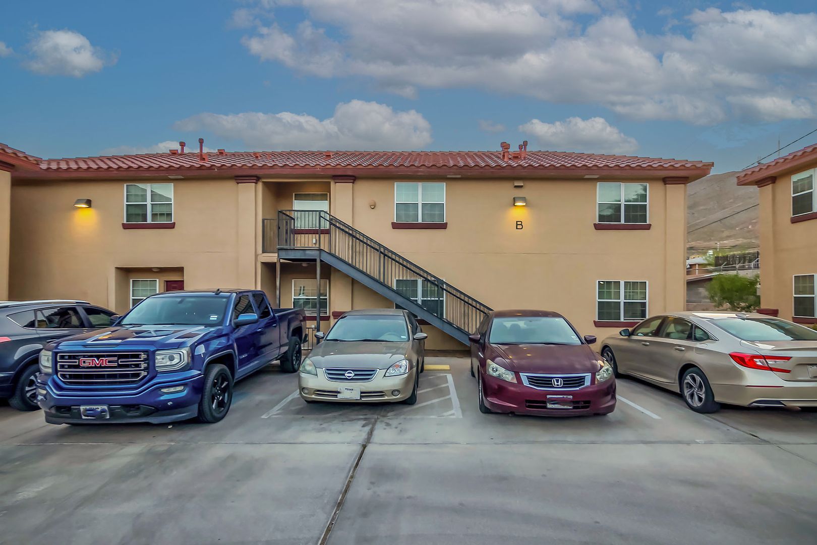 El Paso Apartment: 2413 Tremont