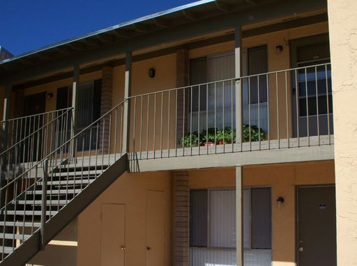 Welcome to Lynwood Garden Apartments. Your Oasis in East El Paso! – photo 1