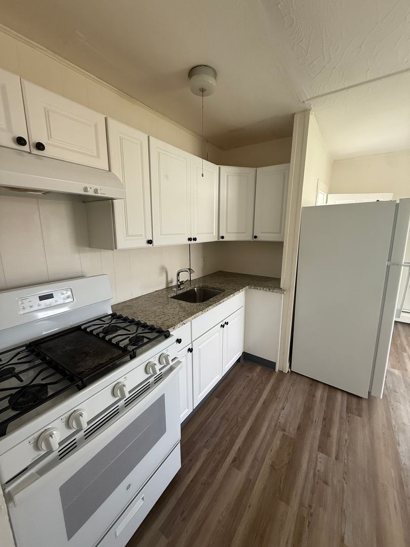 Manchester Apartment: 291 Spruce Street