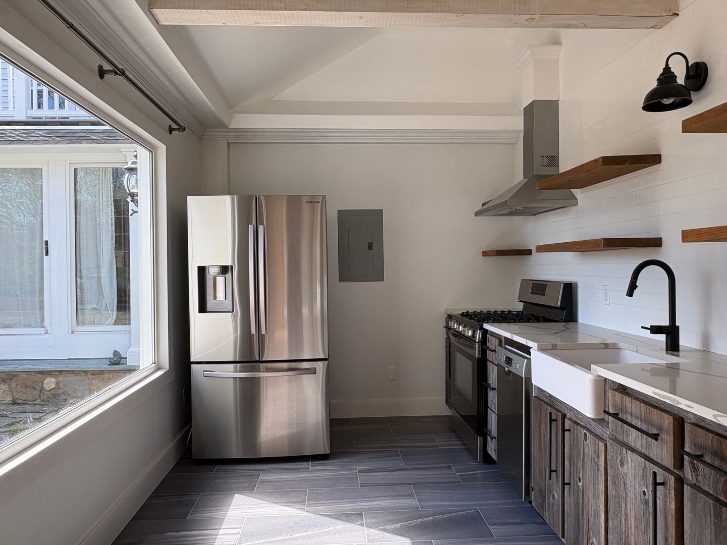 East Haddam Apartment: 4 Norwich Rd