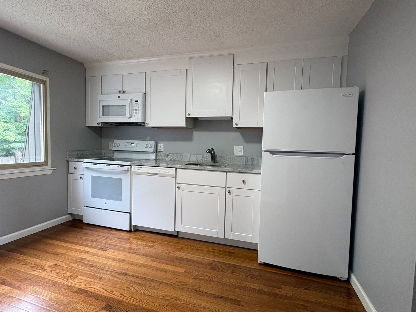 Bristol Apartment: 818-826 Pine Street