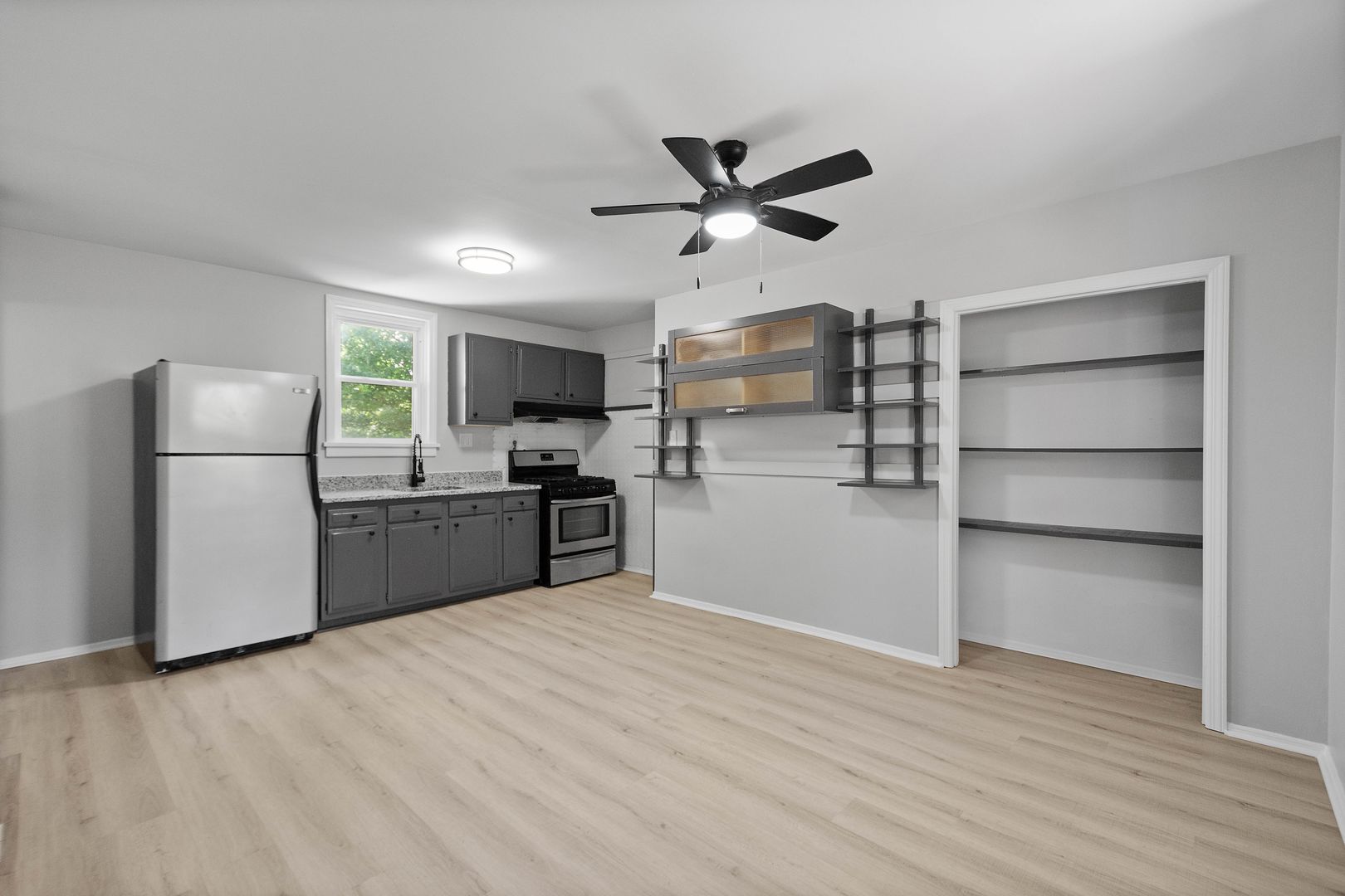 Coraopolis House: 1205 State Ave