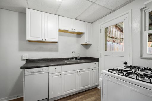 GORGEOUS 2 BEDROOM TOWNHOUSE IN DORMONT! FANTASTIC LOCATION!! – photo 1