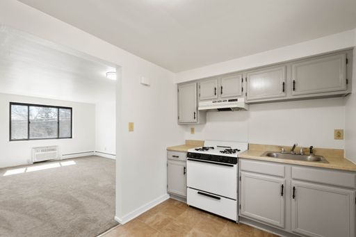 Beautiful 2 bedroom home in Penn Hills available October 1! – photo 1