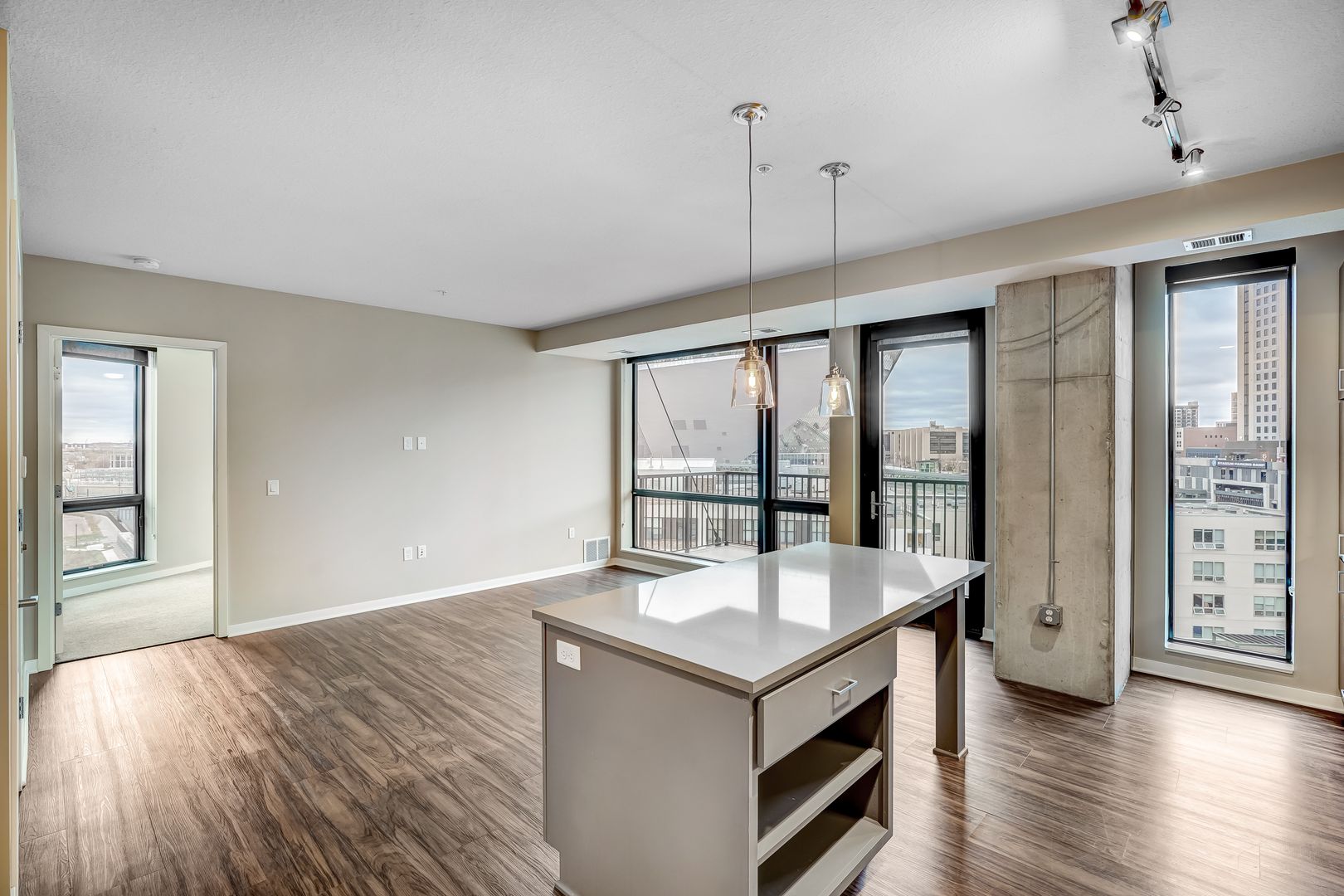 Minneapolis Apartment: 811 Washington Ave South