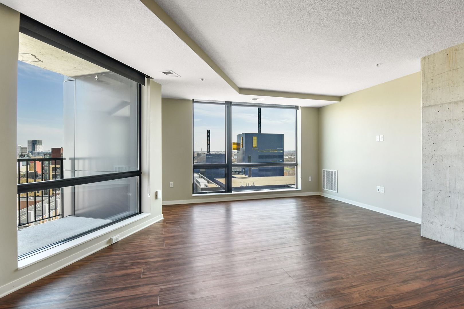 Minneapolis Apartment: 811 Washington Ave South