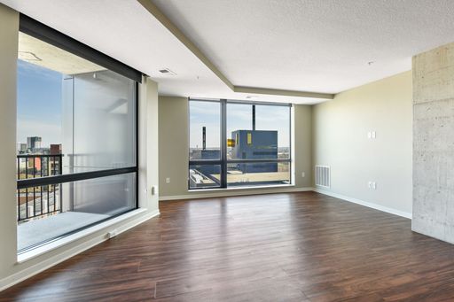 Massive 2 bedroom Unit - (O Layout) – photo 1