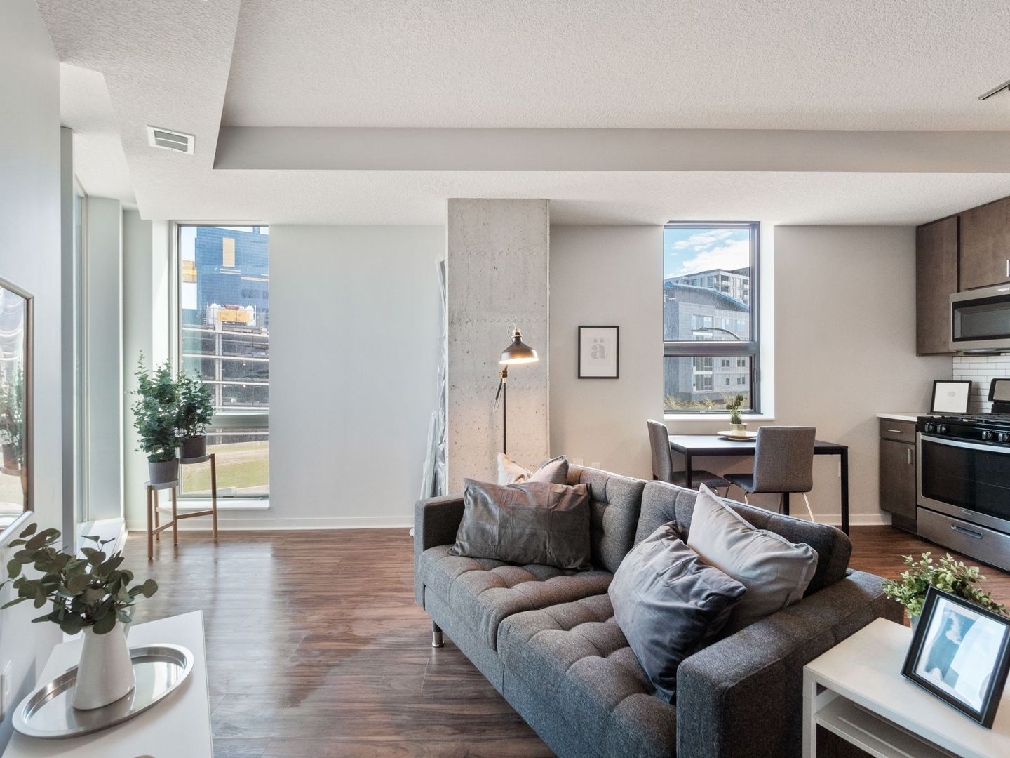 Minneapolis Apartment: 811 Washington Ave South