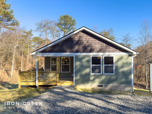 Charming Newer-Construction Three-Bedroom in Alexander