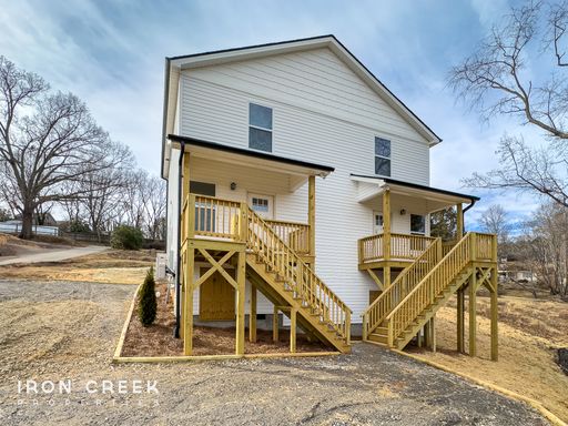Stunning Pet-Friendly Newer-Construction Duplex in West Asheville – photo 1