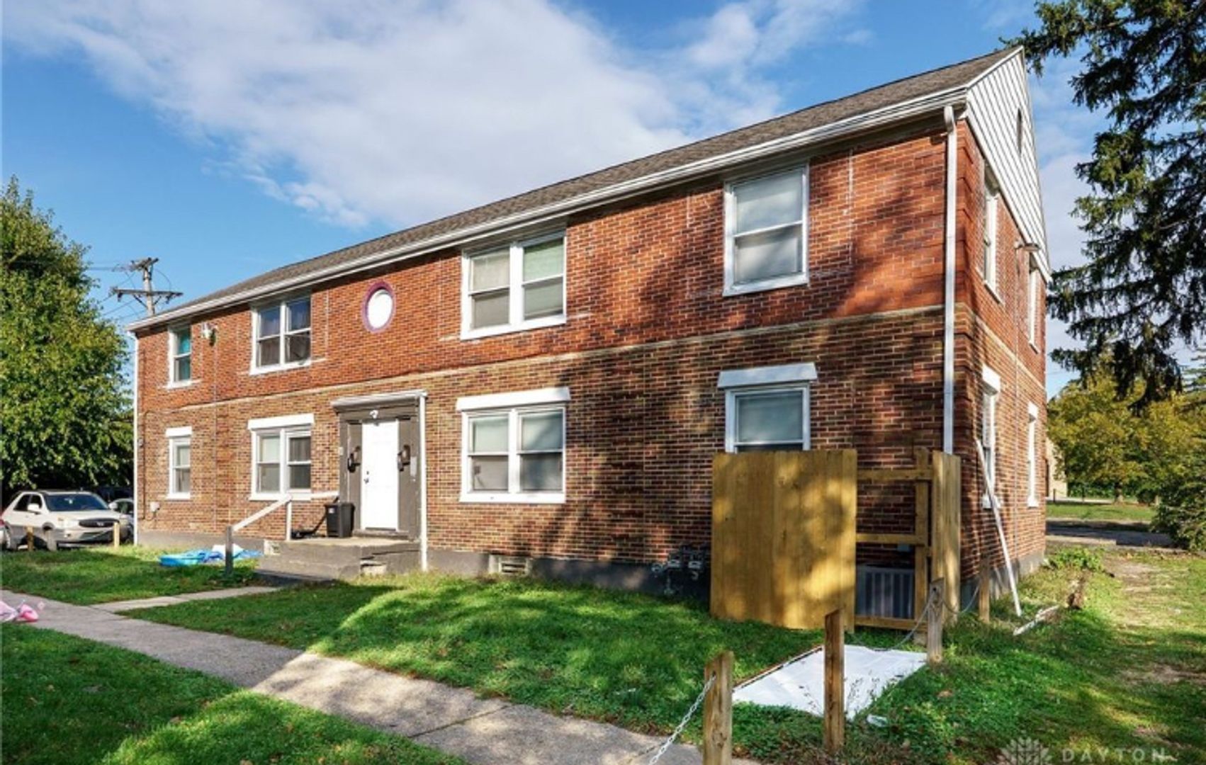 Dayton Apartment: 2147 Catalpa Dr