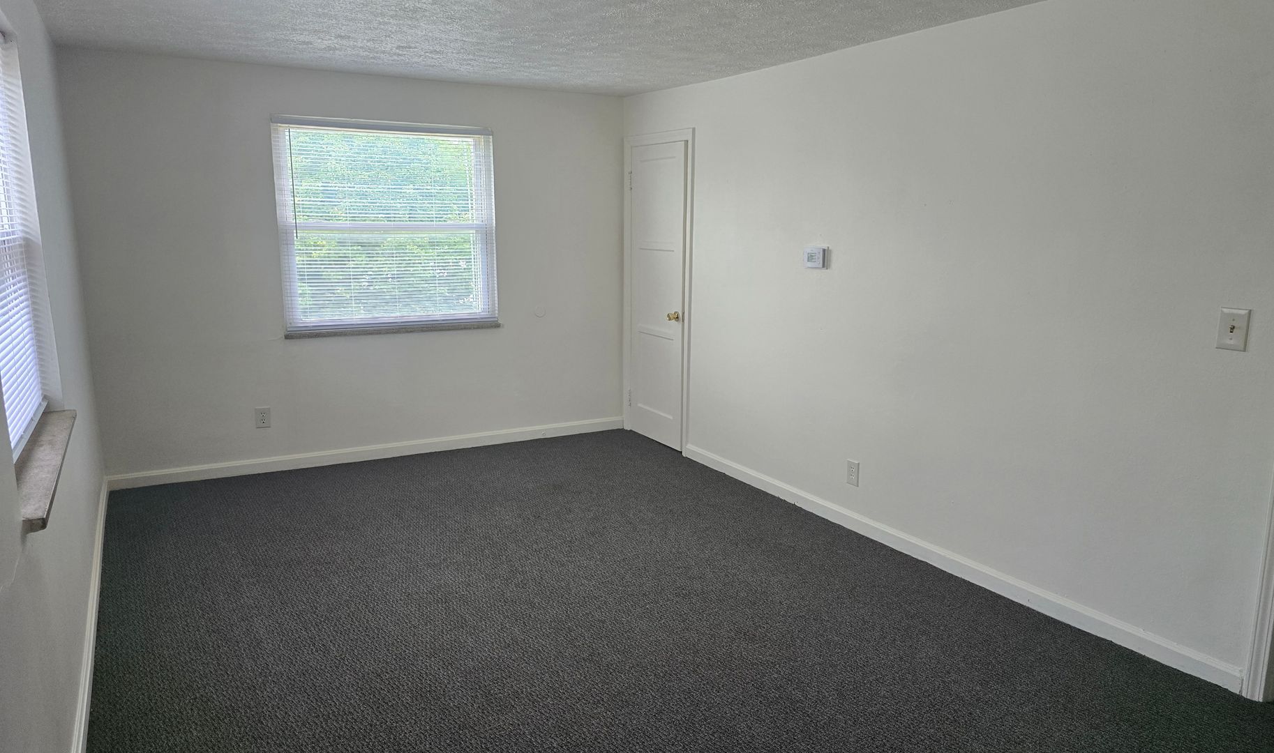 Dayton Apartment: 433 Sandhurst Dr