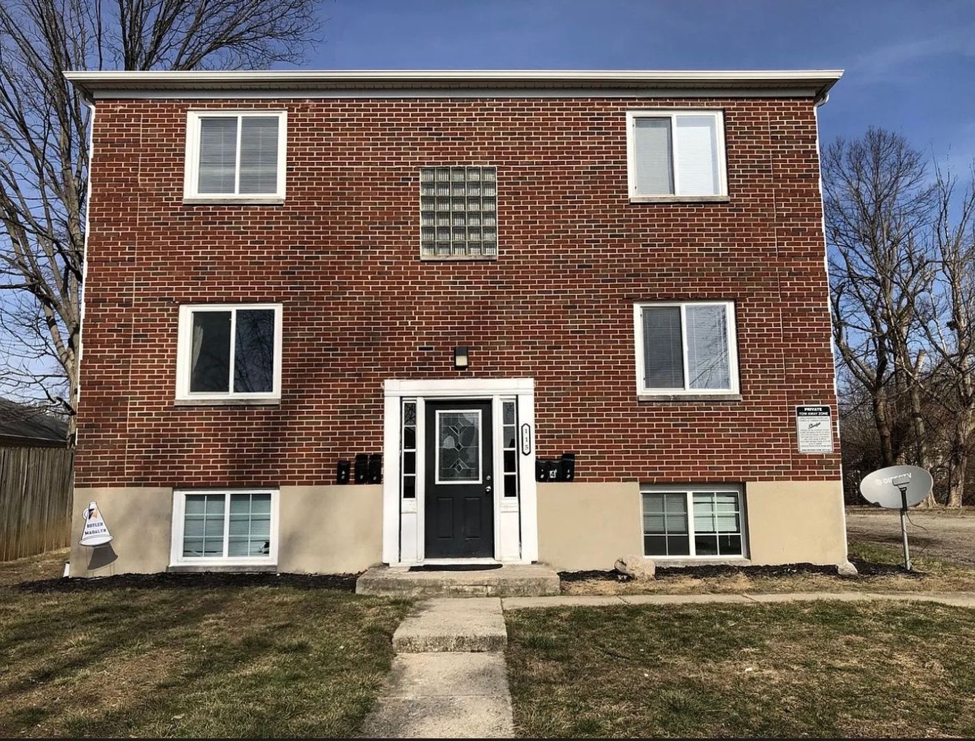 Vandalia Apartment: 115 Scott Avenue