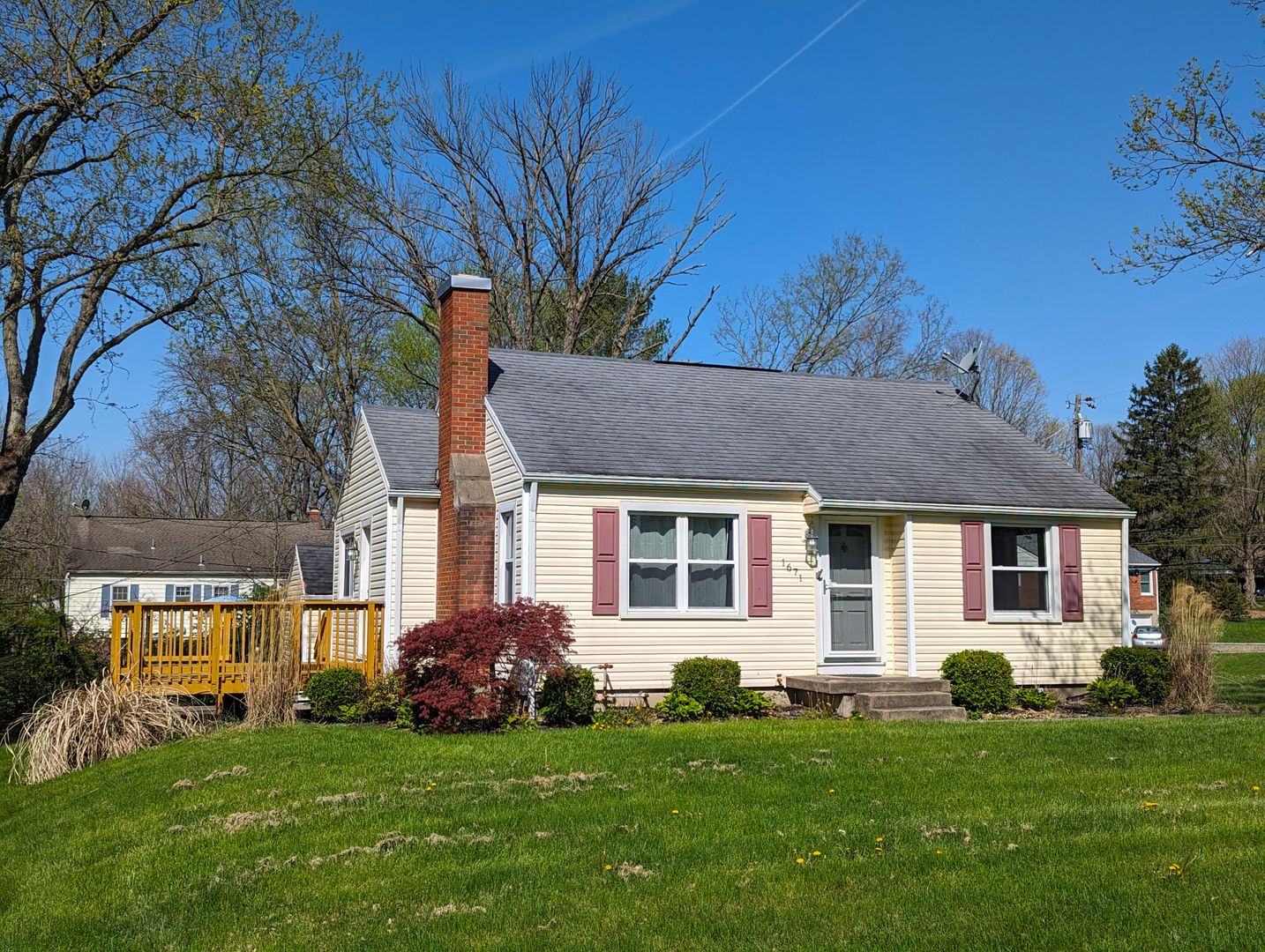 Beavercreek House: 1671 Woods Dr