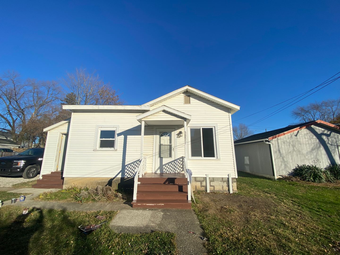 Marion Apartment: 588 Oak St