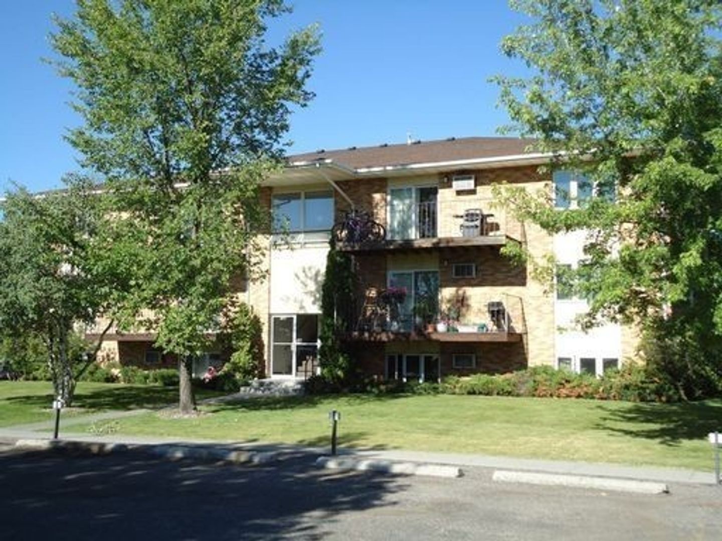 Bozeman Apartment: 811 West Villard Street, Unit #59