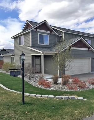 Beautiful 3 bedroom 2 1/2 bath townhouse in 4 Corners! Fenced backyard! – photo 1