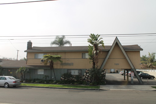 Downey Apartment: 7860 Burns  ave