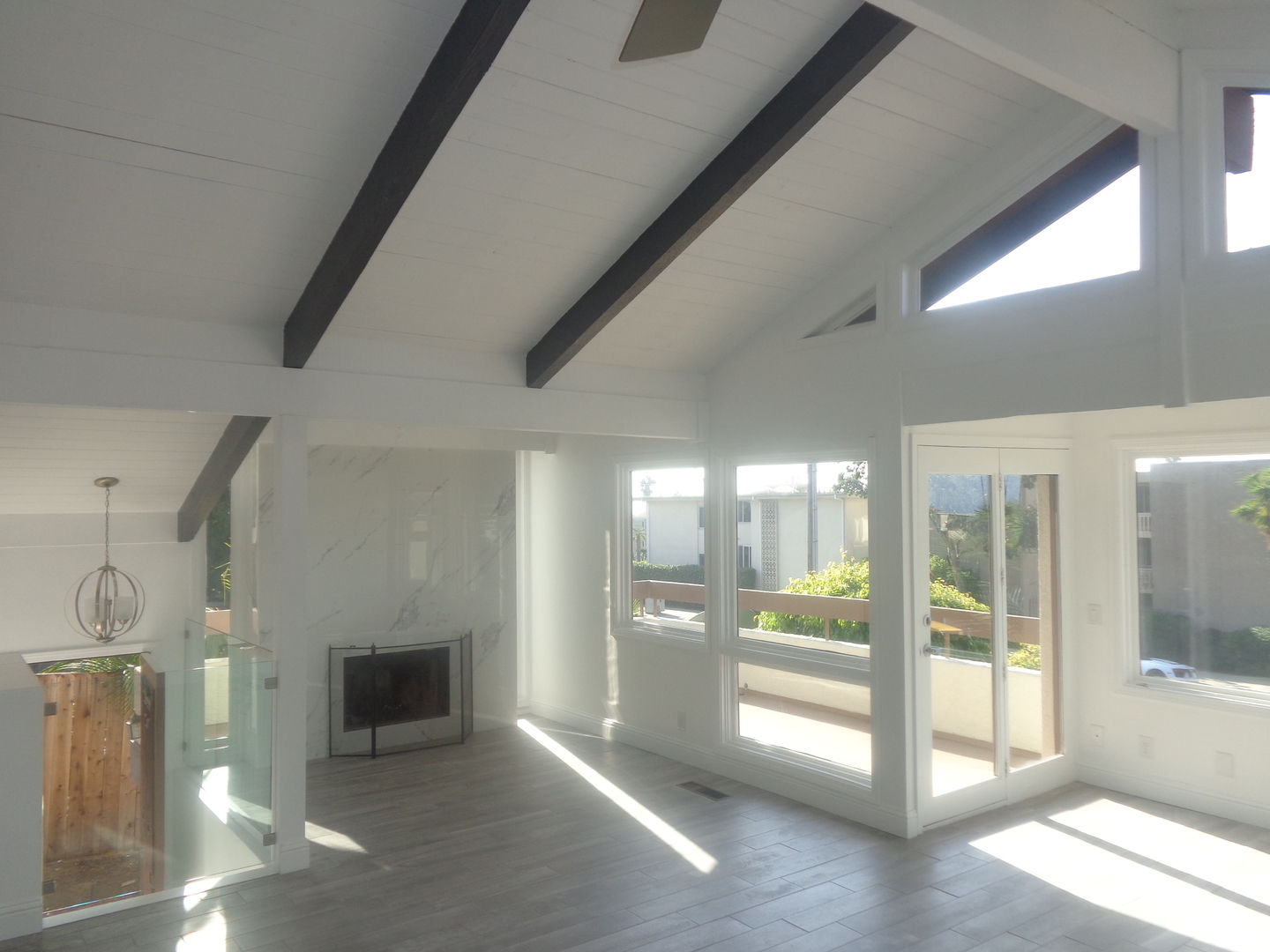 Laguna Beach Apartment: 538-556 N. Coast Hwy